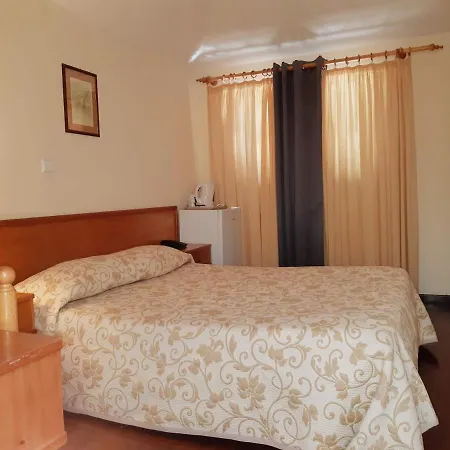 Residencial Do Vale 3* פונשל