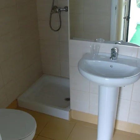 Residencial Do Vale בית הארחה פונשל